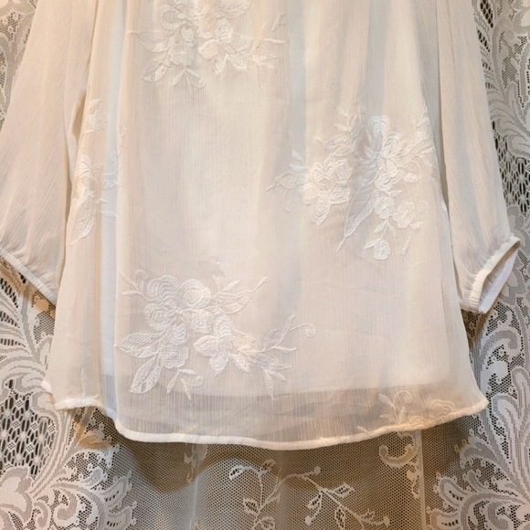 AB Studio Womens SizeXL Off The Shoulder WhiteChiffon Floral Embroidered Blouse - Picture 3 of 7